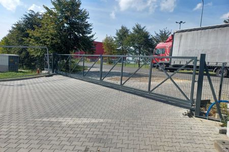 duza-brama-wjazdowa.jpg